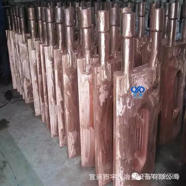 ����~��